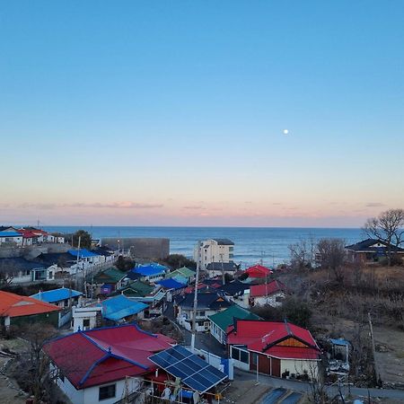 Sinami Hostel Gangneung Buitenkant foto